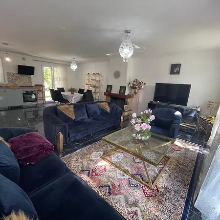 Maison Familiale Villa *